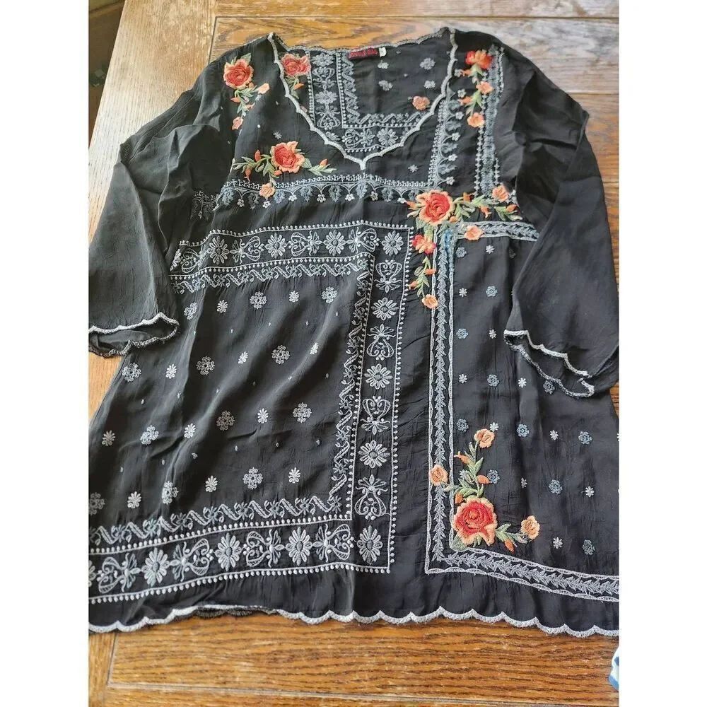 Johnny Was Bennett Midnight Garden Sleeve Embroidered Tunic Top sz Small